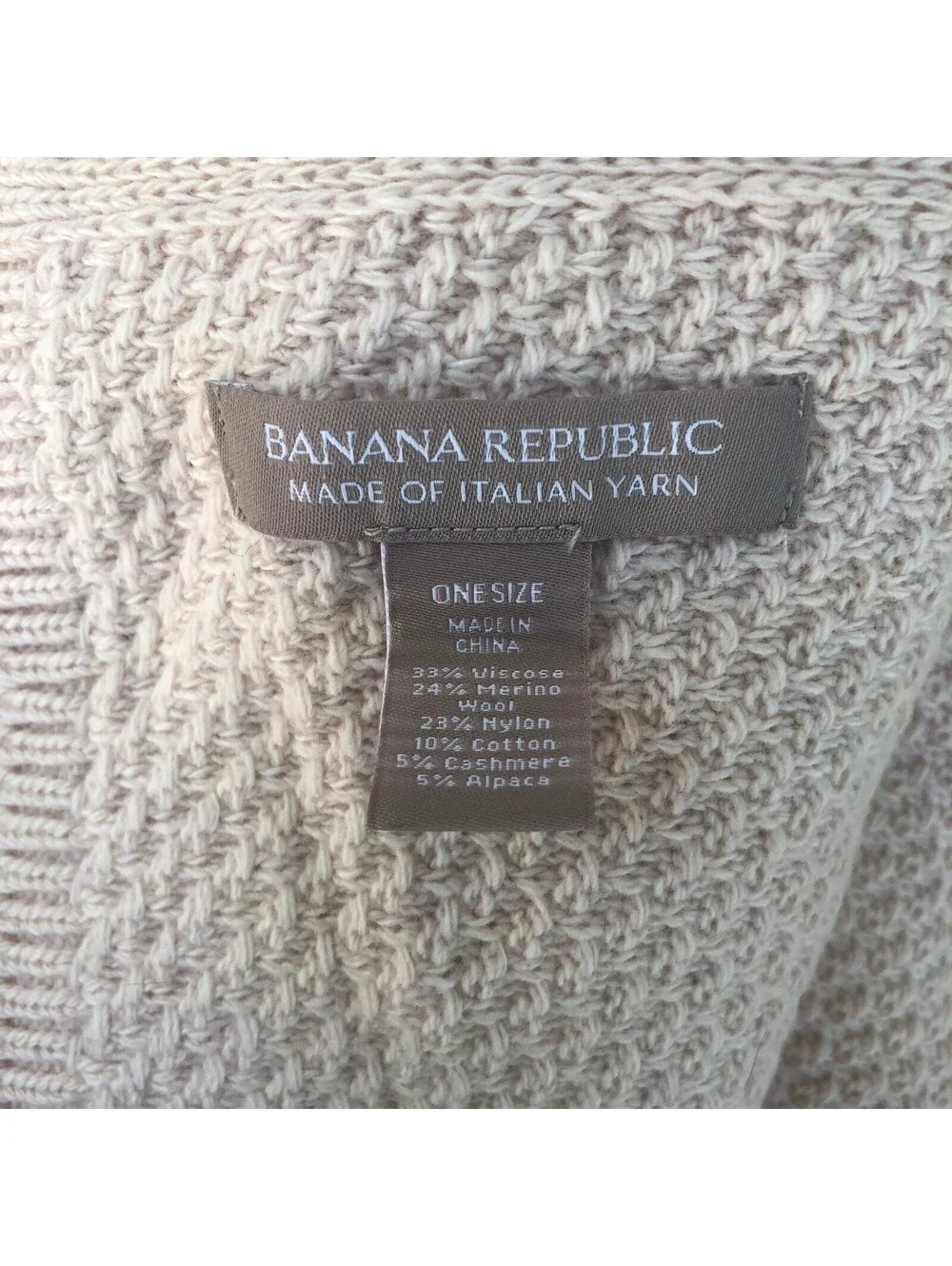 Banana Republic Italian Yarn Knit Scarf in Cream